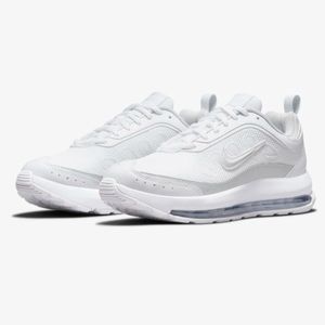 Nike Air Max AP Women size 7.5 NEW in the box